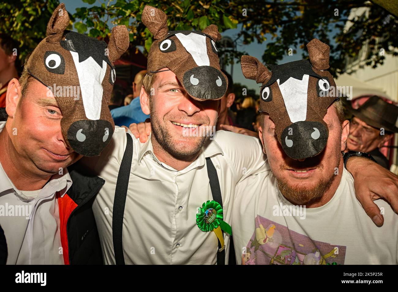 Pardubice, Repubblica Ceca. 09th Ott 2022. Il 132nd Grand Pardubice Steeplechase a Pardubice, Repubblica Ceca, 9 ottobre 2022. Credit: Roman Vondrous/CTK Photo/Alamy Live News Foto Stock