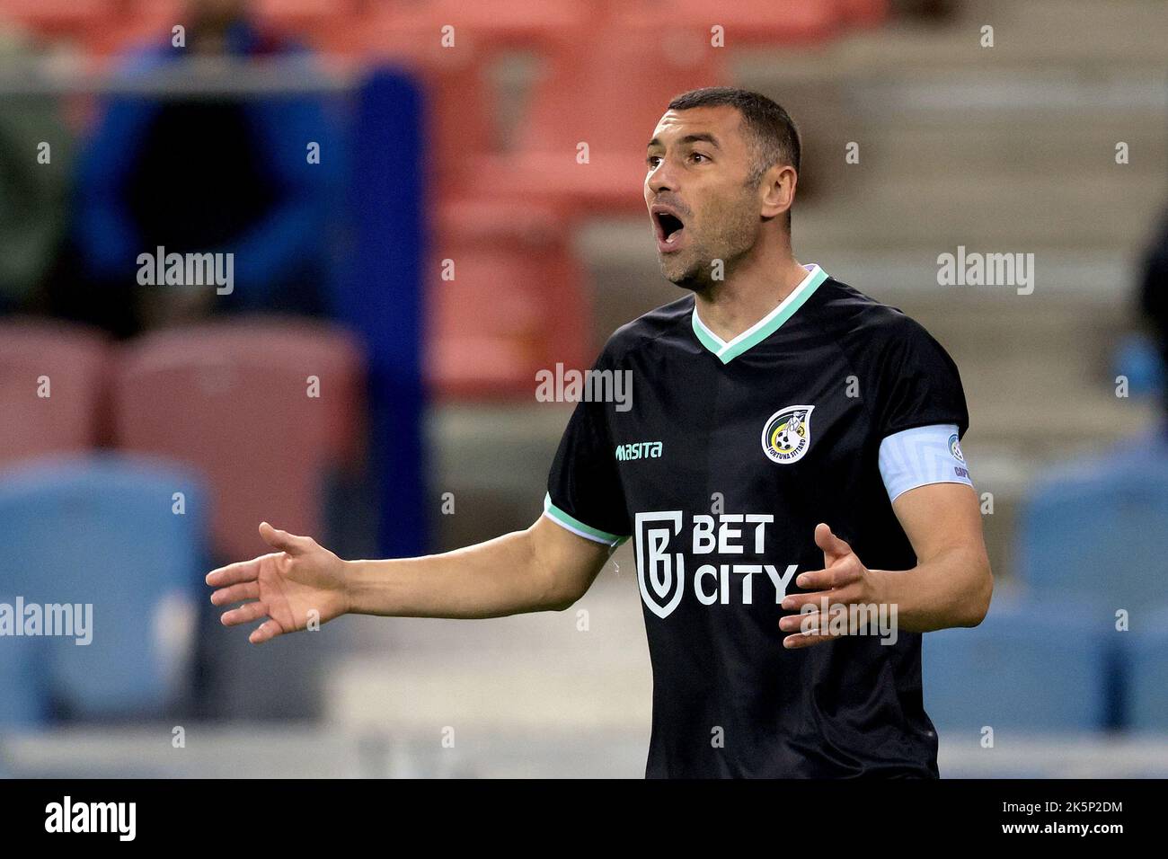 ARNHEM - Burak Yilmaz di Fortuna Sittard durante la partita olandese di Eredivie tra Vitesse e Fortuna Sittard al Gelredome il 9 ottobre 2022 ad Arnhem, Paesi Bassi. ANP JEROEN PUTMANS Foto Stock