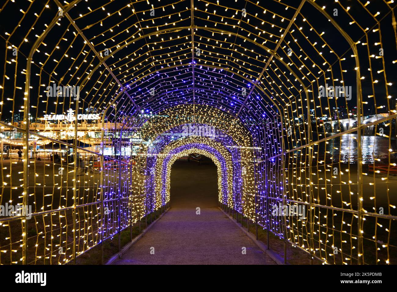 Zona foto arco in luci notturne Foto Stock