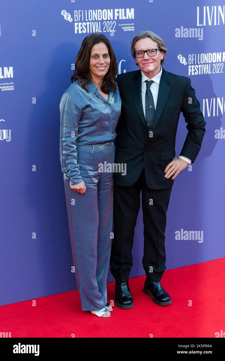 Londra, Regno Unito. 09th ottobre 2022. Stephen Woolley (R) partecipa alla prima edizione britannica di 'Living' al Royal Festival Hall durante il BFI London Film Festival 66th. Credit: Wiktor Szymanowicz/Alamy Live News Foto Stock