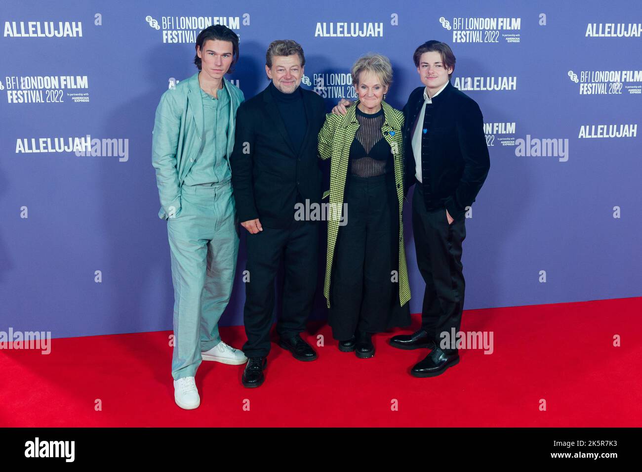 Londra, Regno Unito. 09th ottobre 2022. (2L-R) Andy Serkis, Lorraine Ashbourne e Louis Serkis-Ashbourne partecipano alla prima europea di 'Allelujah' al Royal Festival Hall durante il 66th BFI London Film Festival. Credit: Wiktor Szymanowicz/Alamy Live News Foto Stock