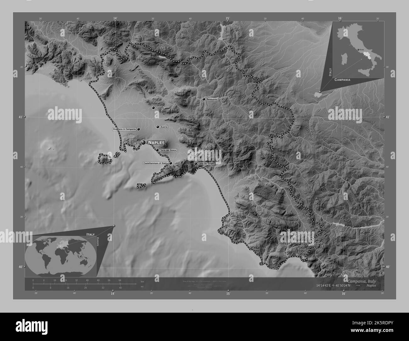 Campania, regione d'Italia. Mappa in scala di grigi con laghi e fiumi. Località e nomi delle principali città della regione. Posizione ausiliaria ad angolo Foto Stock