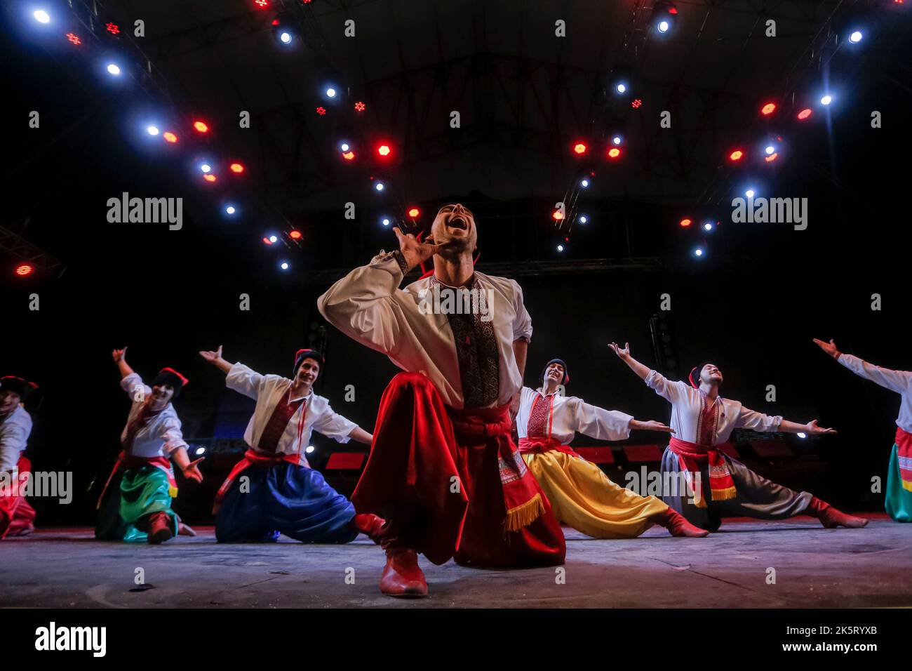 Villa Generale Belgrano, Argentina. 09th Ott 2022. Balletto argentino-ucraino Prosvita durante l'Oktoberfest Argentina 59th. Credit: Diego Lima/dpa/Diego Lima/dpa/Alamy Live News Foto Stock