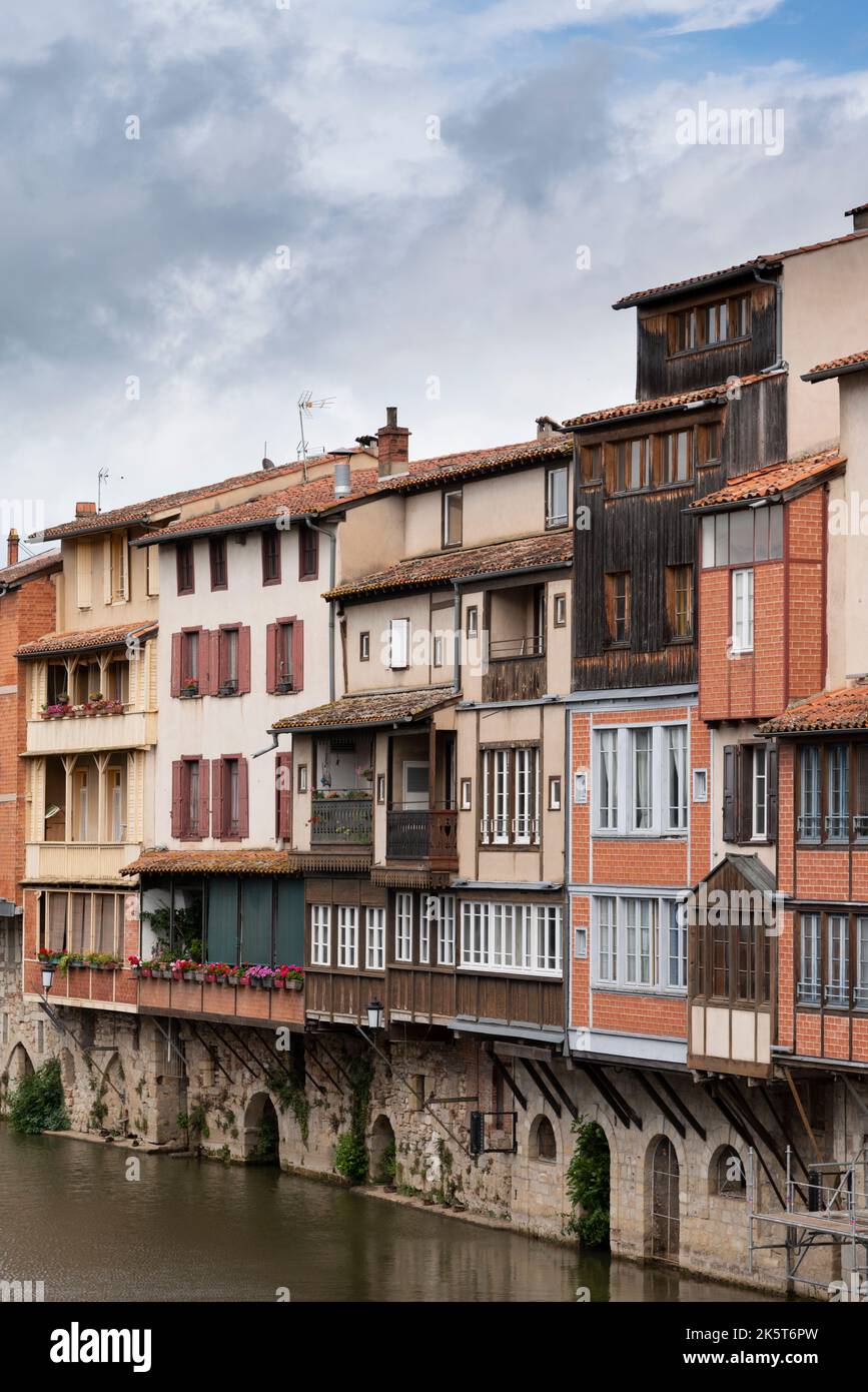 Case sul fiume Agout. Castres. Dipartimento Tarn. Occitanie. Francia Foto Stock