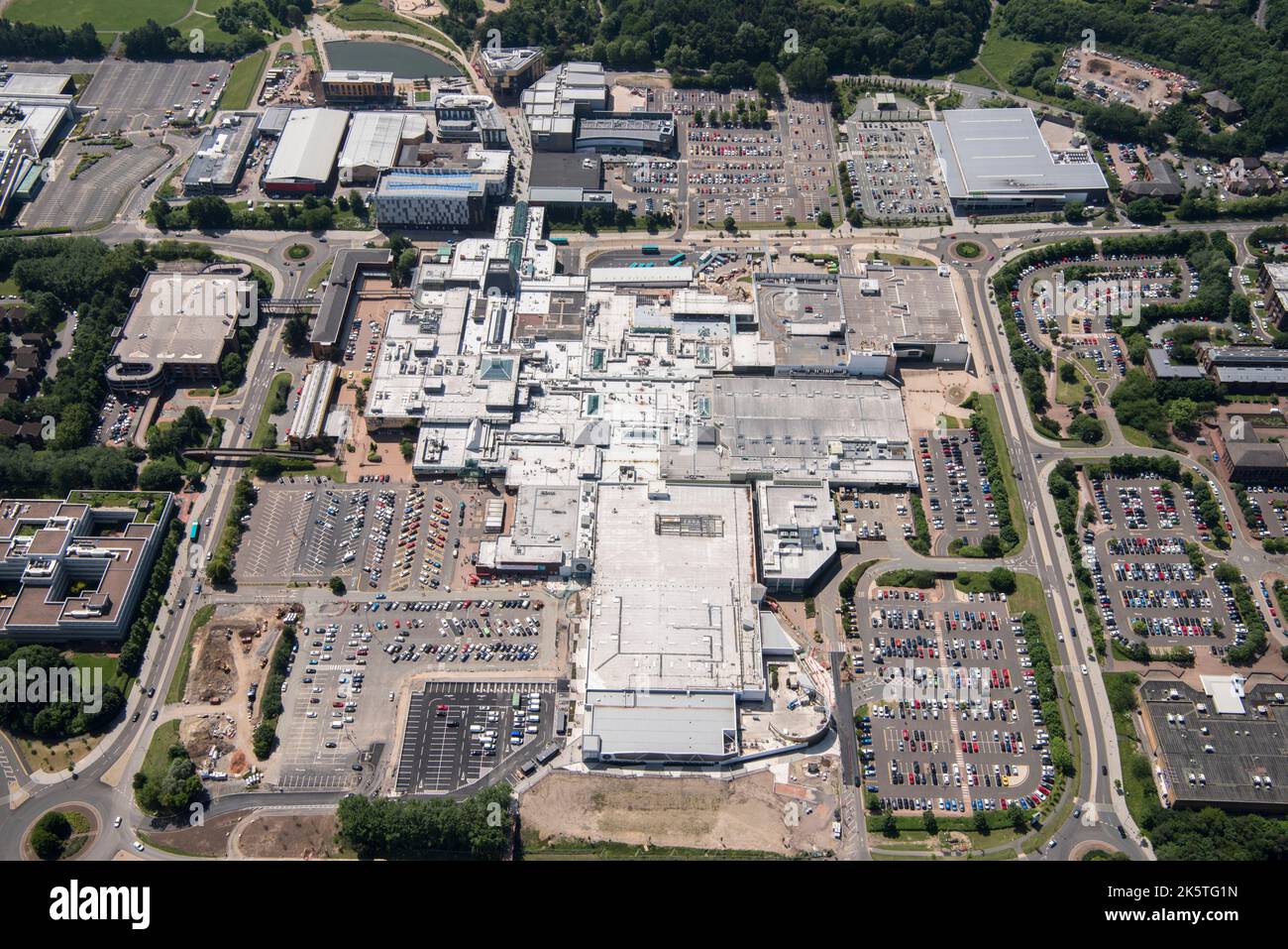 Il centro città, il centro commerciale e New Town, Telford, Shropshire, 2018. Foto Stock