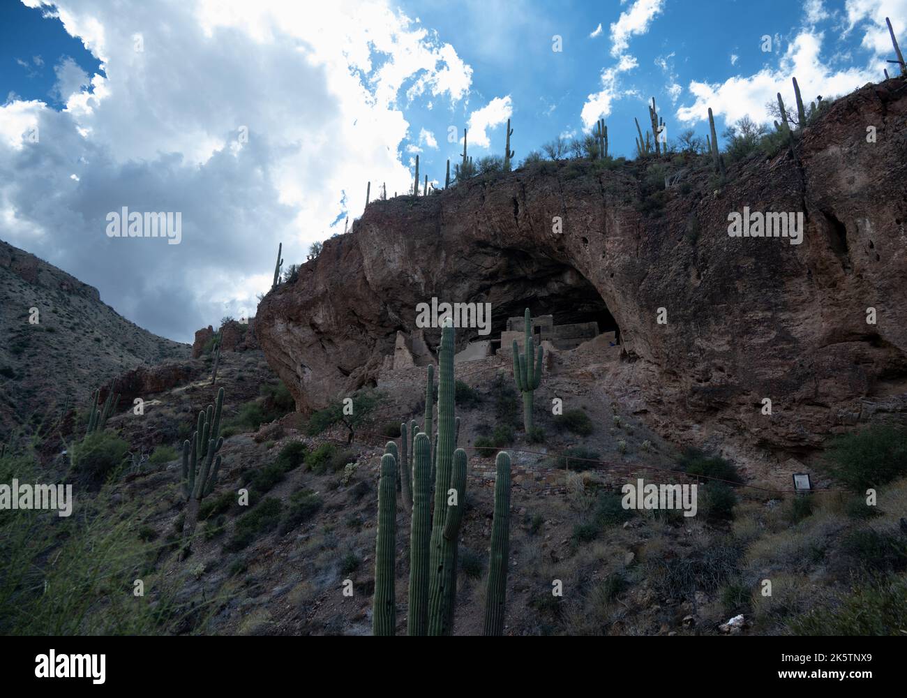 Le dimore della scogliera dei nativi americani al Tonto National Monument, Arizona Foto Stock