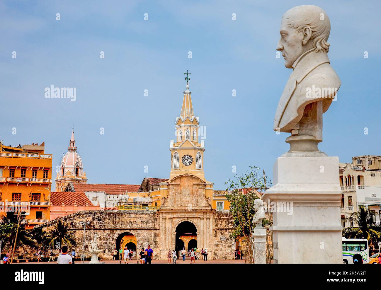 Colombia, la città vecchia di Cartagena è all'interno delle mura e protetta dal patrimonio dell'umanità dell'UNESCO status.Gran Puerta del Reloj è la porta d'ingresso nel centro storico Foto Stock