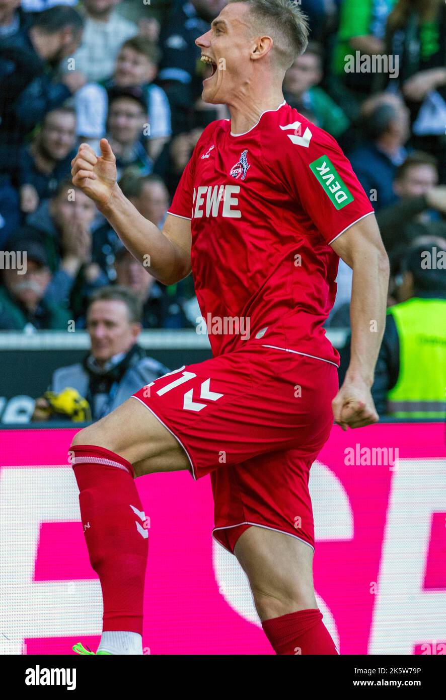 Sport, calcio, Bundesliga, 2022/2023, Borussia Moenchengladbach contro 1. FC Koeln 5-2, Stadio Borussia Park, 1-1 obiettivo equalizzatore a Colonia per penalità, marcatore Florian Kainz (non illustrato), Steffen Tiges (FC) gioire, DFL REGOLAMENTI VIETANO QUALSIASI USO DI FOTOGRAFIE COME SEQUENZE DI IMMAGINI E / O QUASI-VIDEO Foto Stock Sport, calcio, Bundesliga, 2022/2023, Borussia Moenchengladbach contro 1. FC Koeln 5-2, Stadio Borussia Park, 1-1 obiettivo equalizzatore a Colonia per penalità, marcatore Florian Kainz (non illustrato), Steffen Tiges (FC) gioire, DFL REGOLAMENTI VIETANO QUALSIASI USO DI FOTOGRAFIE COME SEQUENZE DI IMMAGINI E / O QUASI-VIDEO Foto Stock