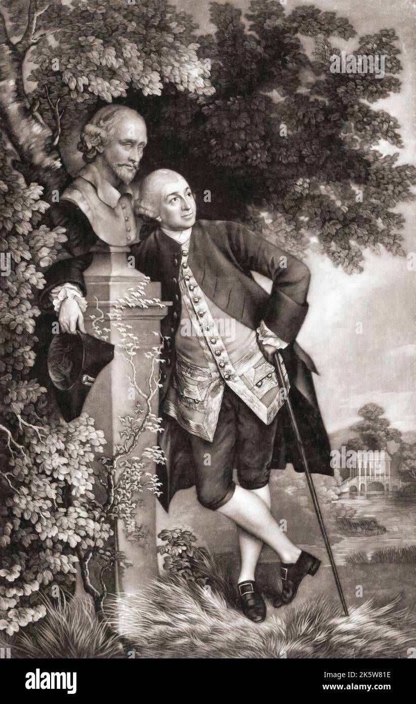 David Garrick, 1717 - 1779. Attore, drammaturgo, direttore teatrale e produttore inglese, in piedi da un busto di William Shakespeare. Da una stampa di Valentine Green dopo il dipinto di Thomas Gainsborough. Foto Stock