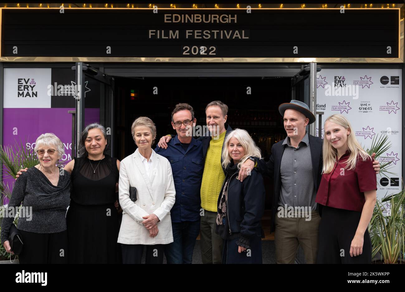 Cast e troupe con Charlotte Rampling alla prima nel Regno Unito di Juniper, Everyman cinema, Edinburgh International Film Festival 2022 Foto Stock