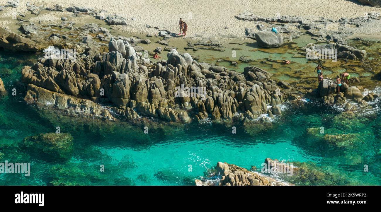 Veduta aerea della spiaggia e del mare di Formicoli. Costa degli dei, Santa Domenica di Ricadi e Capo Vaticano. Calabria. Italia Foto Stock