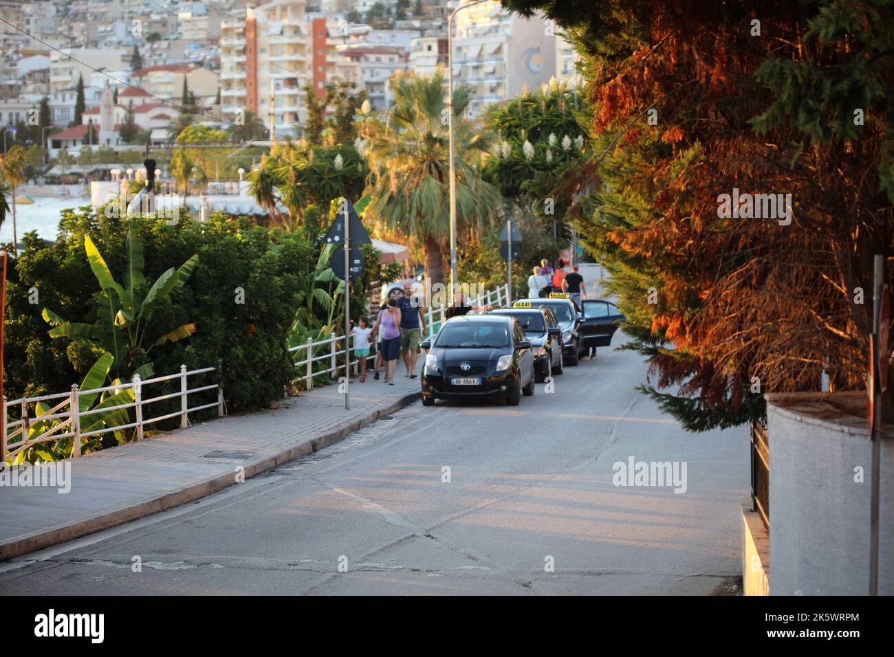 Sarande, Albania, Lunedi 16 settembre 2002 esplorazione della città edifici vista alta qualità grande stampa estiva Foto Stock
