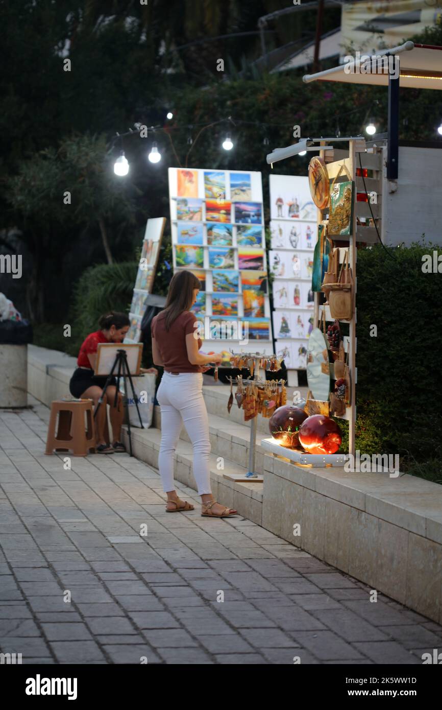 Sarande, Albania, Lunedi 16 settembre 2002 esplorazione della città edifici vista alta qualità grande stampa estiva Foto Stock