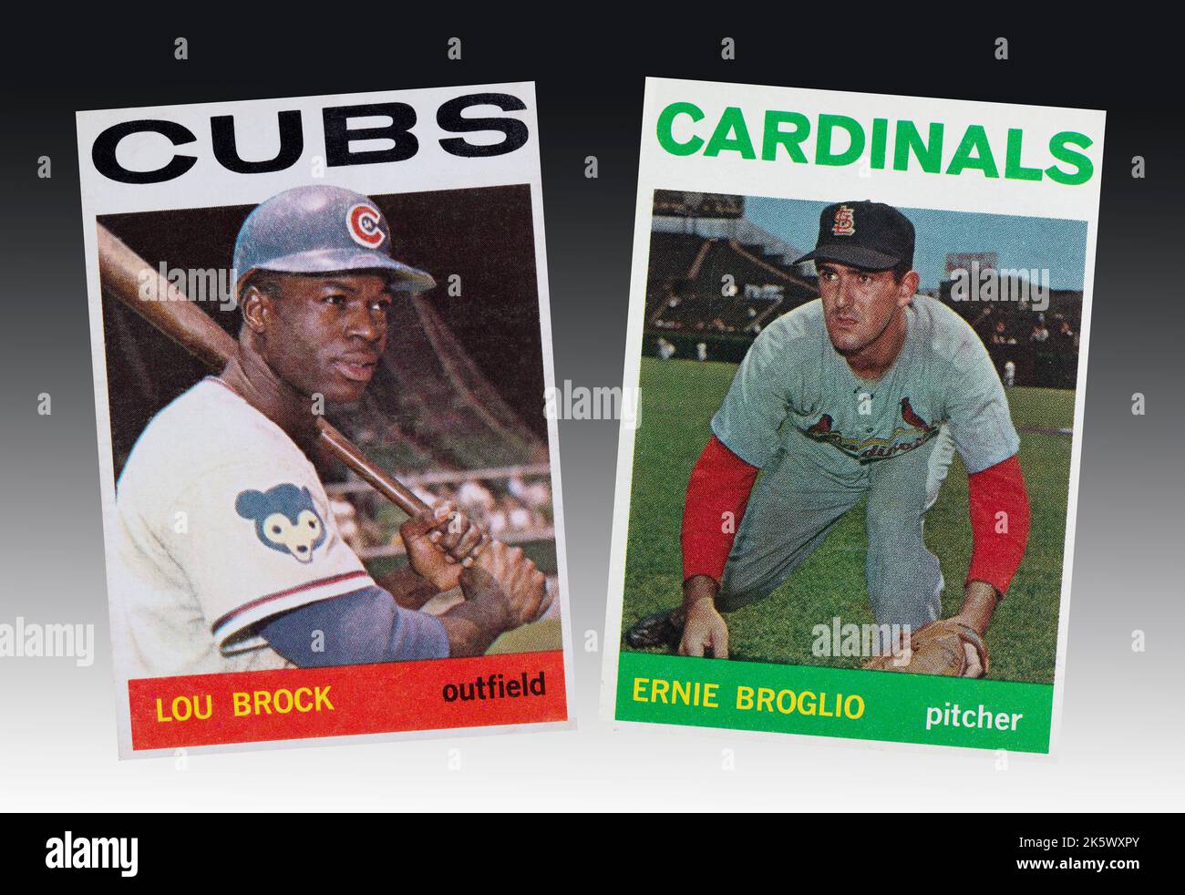 1964 carte da baseball dei Chicago Cubs Lou Brock e dei St. Louis Cardinals Ernie Broglio. Lou Brock ed Ernie Broglio sono stati scambiati durante la stagione 1964. Foto Stock