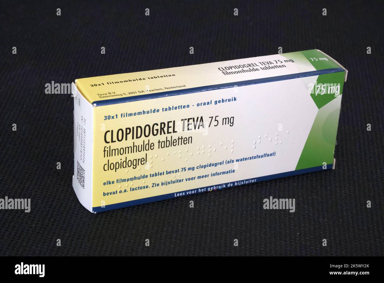 Foto della confezione di clopidogrel compresse, (un farmaco antipiastrinico, diluente del sangue) prodotto da Teva Pharmaceuticals Foto Stock