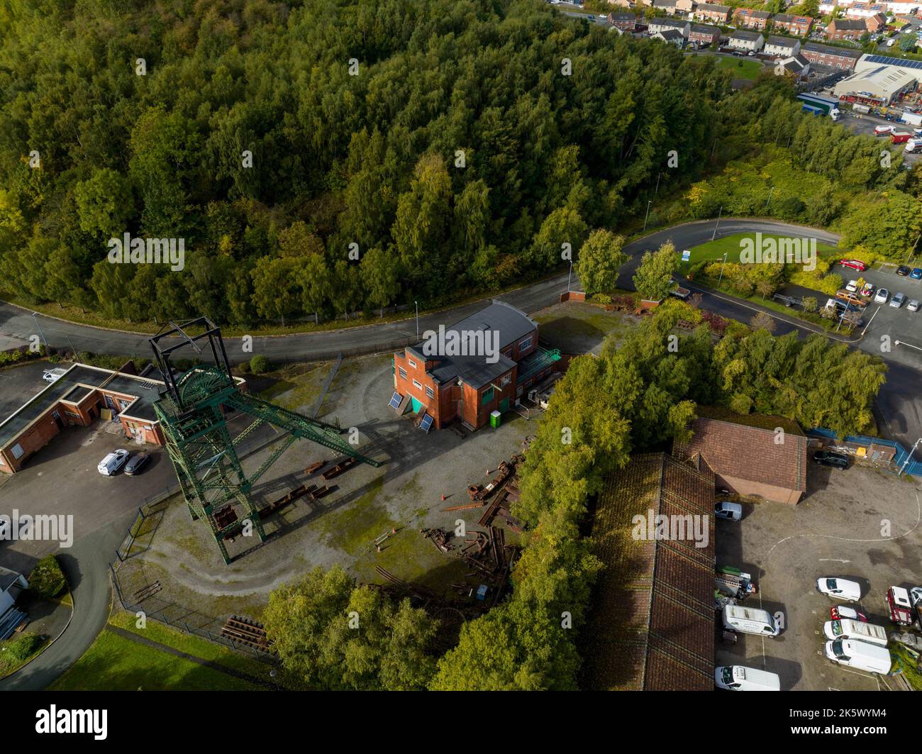 Benvenuti al Wrexham Football Club il famoso campo da corsa di proprietà di Deadpool Star Ryan Reynolds dall'Air Aerial Drone Images Rob mcelhenney Foto Stock