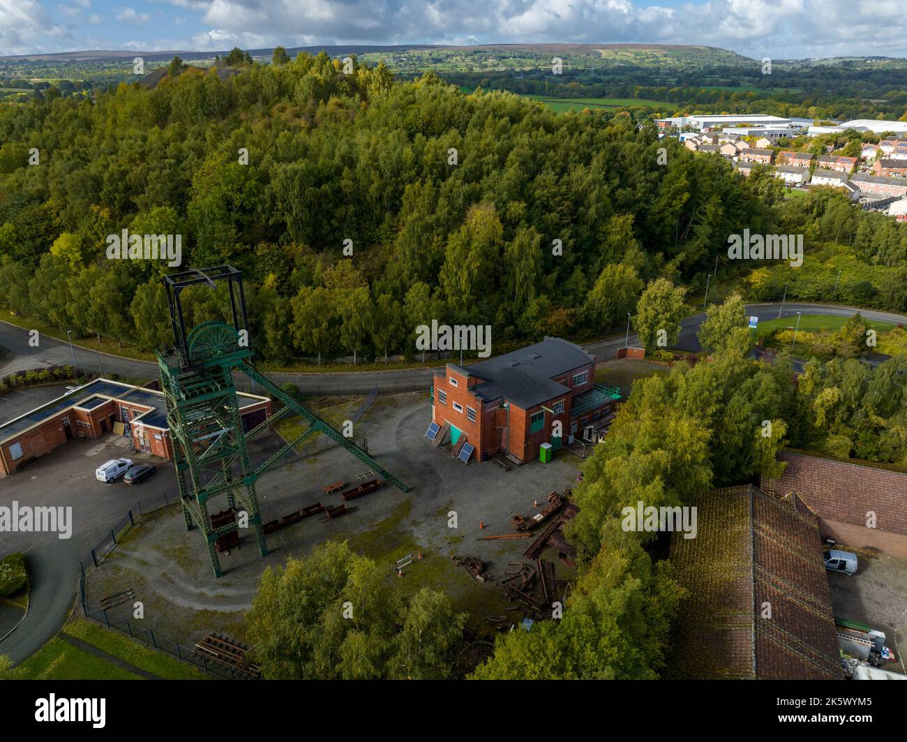 Benvenuti al Wrexham Football Club il famoso campo da corsa di proprietà di Deadpool Star Ryan Reynolds dall'Air Aerial Drone Images Rob mcelhenney Foto Stock