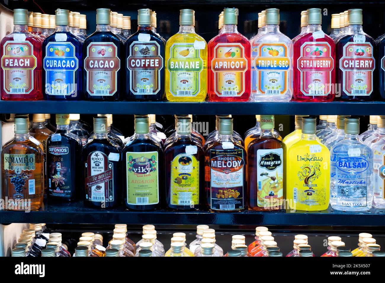 Liquori in bottiglia immagini e fotografie stock ad alta risoluzione - Alamy
