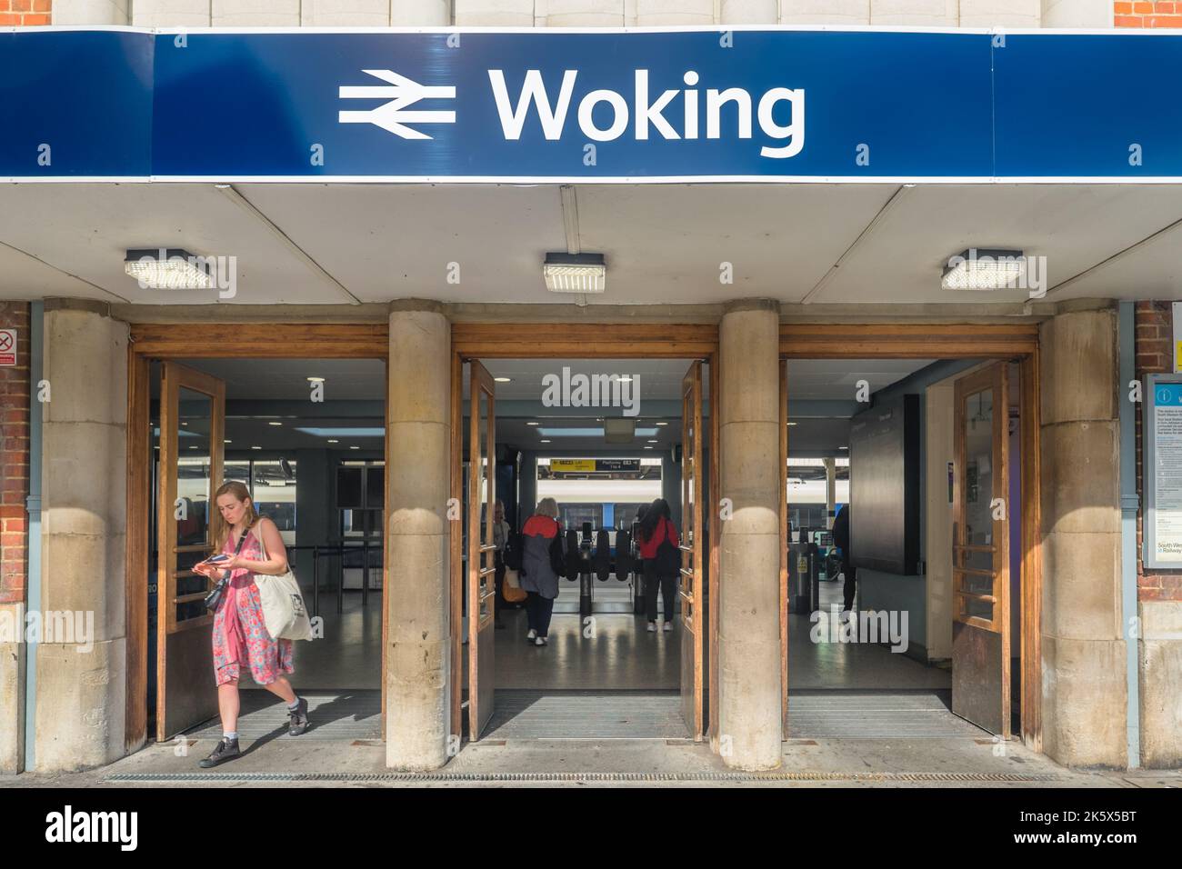 Woking stazione ferroviaria Foto Stock