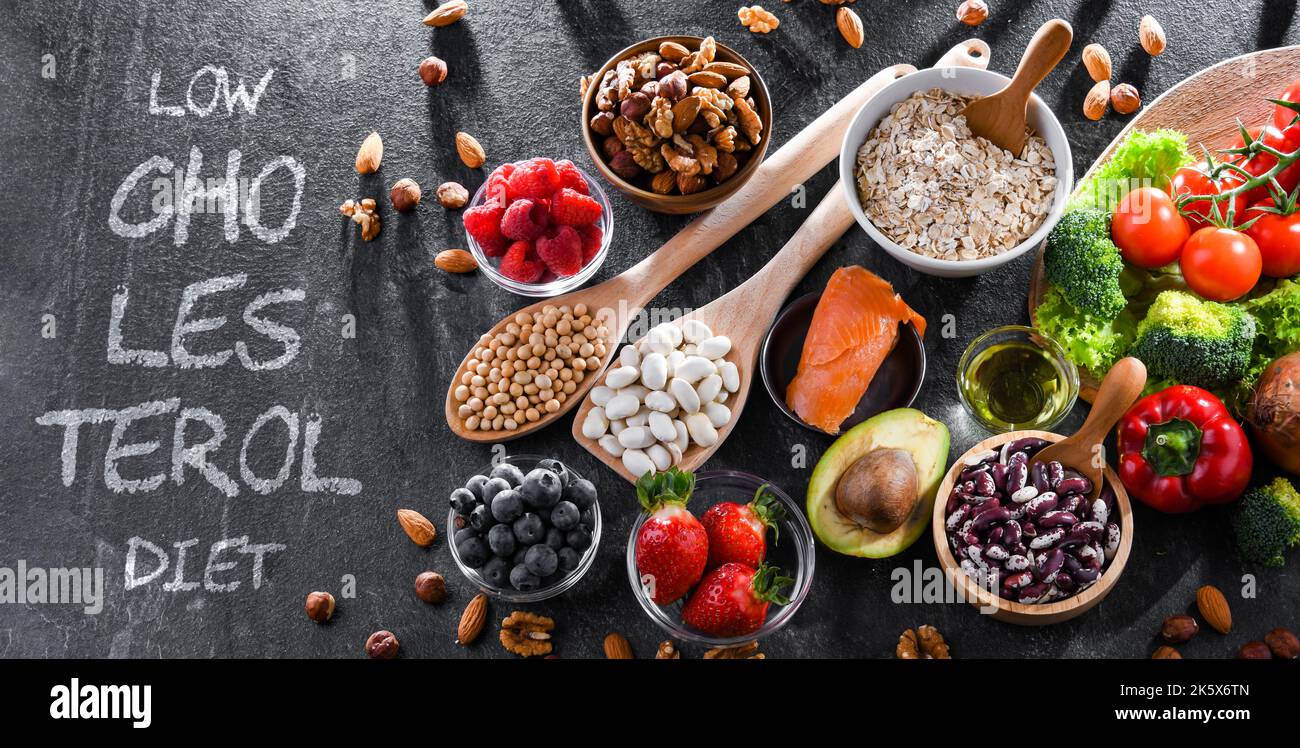 Colesterolo abbassando prodotti alimentari. Dieta aumentare i livelli di lipoproteine ad alta densità. Foto Stock