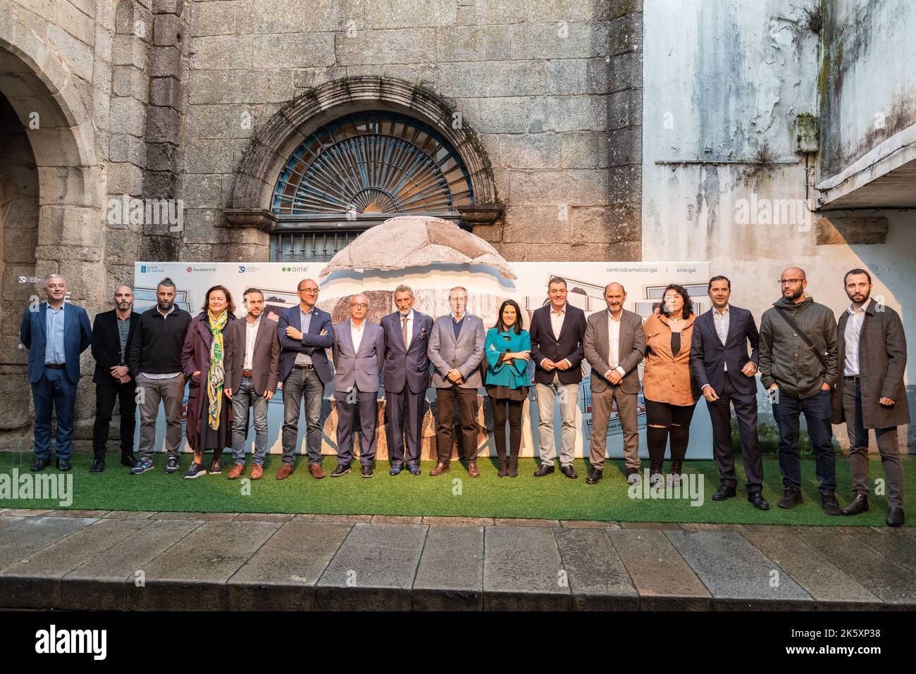 santiago, spagna. settembre 29, 2022 fotocellula con lalina romana, coselleiro de cultura. carlos mourinho, tito asorey e autorita. Foto Stock