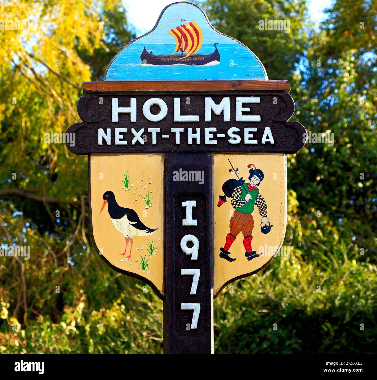 Holme Next-the-Sea, Village Sign, Norfolk, Inghilterra, Regno Unito Foto Stock