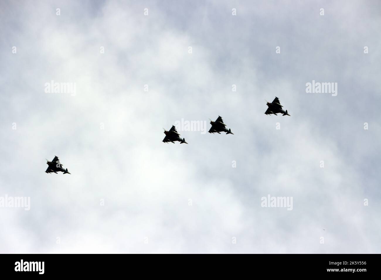 Eurofighter-formation des Taktischen Luftwaffengeschwader 31 „Boelcke“ Nörvenich beim Trainingsflug, Nordrhein-Westfalen, Deutschland Foto Stock