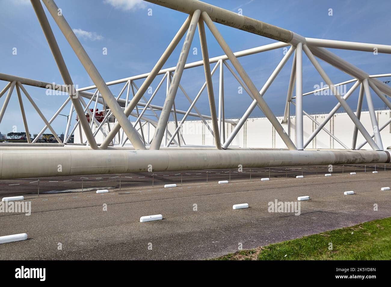 Struttura di un cancello mobile a barriera contro le alluvioni Foto Stock