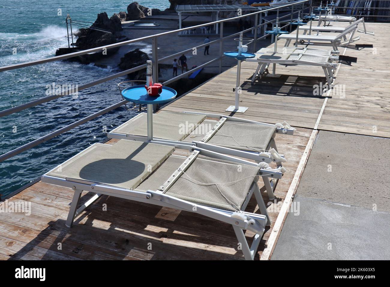 Conca dei Marini - Lettini sulla piana del Lido Capo di Conca Foto Stock