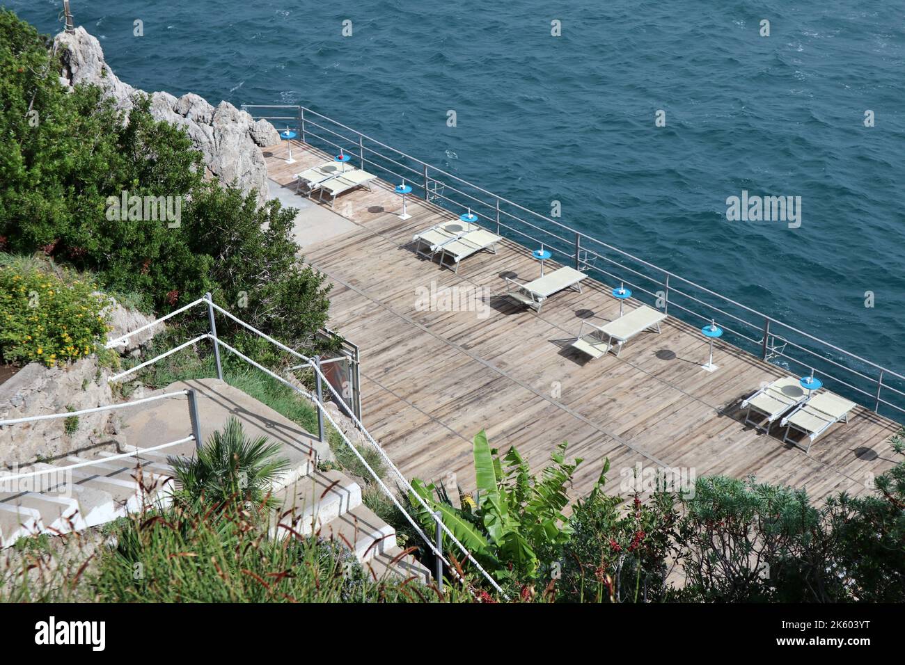 Conca dei Marini - Piattaforma del Lido Capo di Conca dalla scalinata di accesso Foto Stock