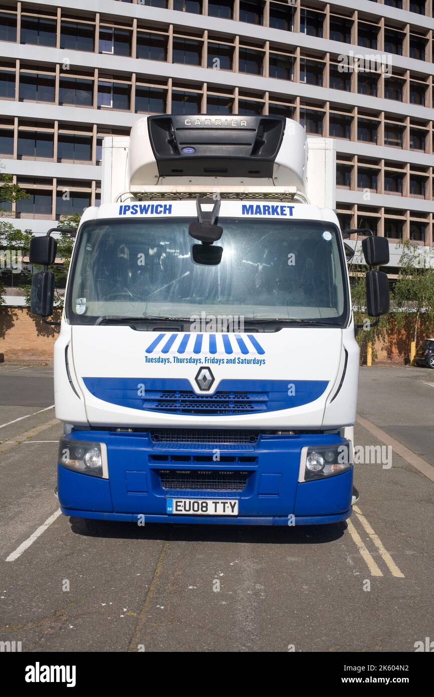 Ipswich mercato camion Renault in Portman Road parcheggio Ipswich Suffolk Inghilterra Foto Stock