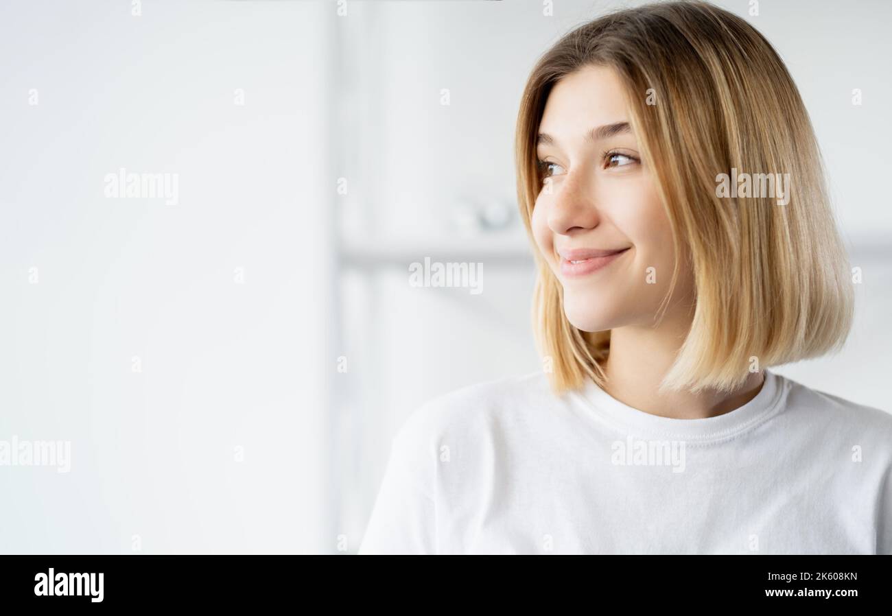 felice donna bellezza banner radioso pura pelle del viso Foto Stock