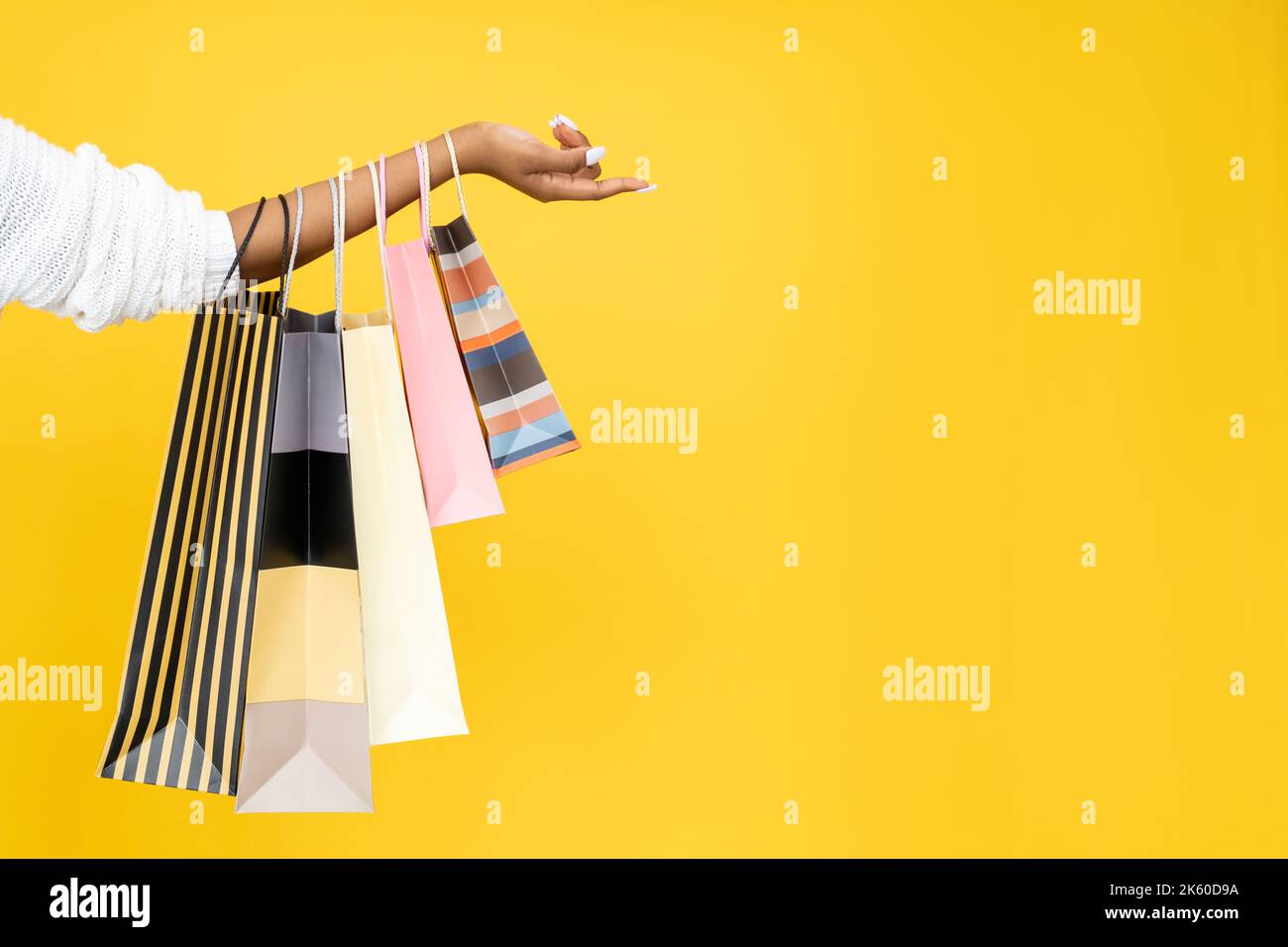 offerta di vendita venerdì shopping donna borse a mano Foto Stock