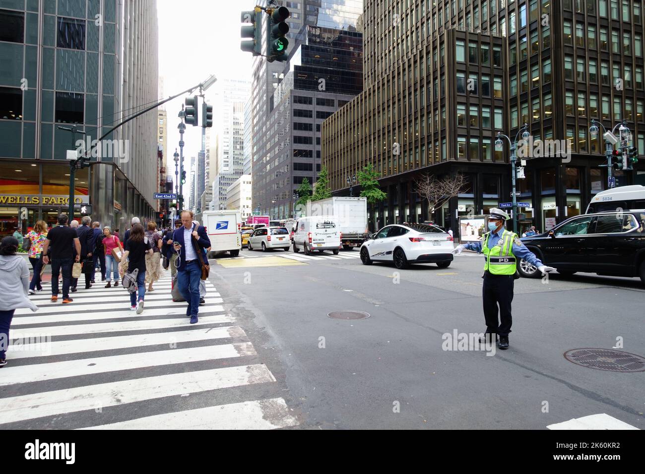 Scena stradale di New York City con traffico fisso Foto Stock