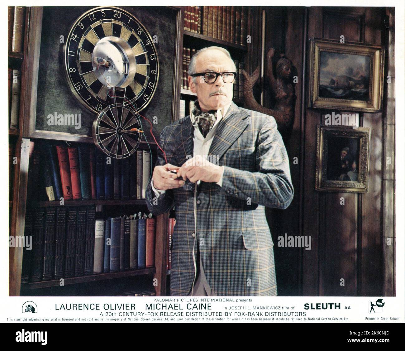 LAURENCE OLIVIER come Andrew Wyke in SLEUTH 1972 regista JOSEPH L. MANKIEWICZ suona e sceneggiatura Anthony Shaffer musica John Addison produzione design Ken Adam costume design John Furniss UK-USA co-produzione Palomar Pictures International / Twentieth Century Fox Foto Stock