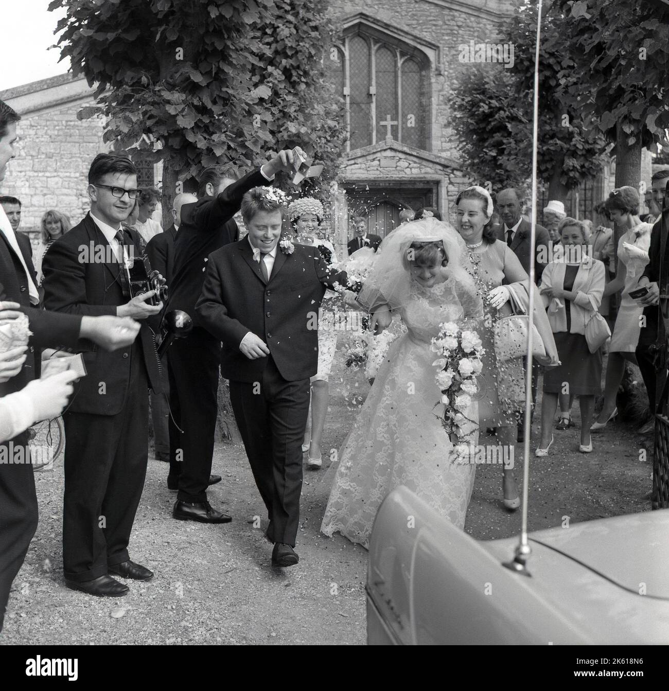 1960s wedding immagini e fotografie stock ad alta risoluzione - Alamy
