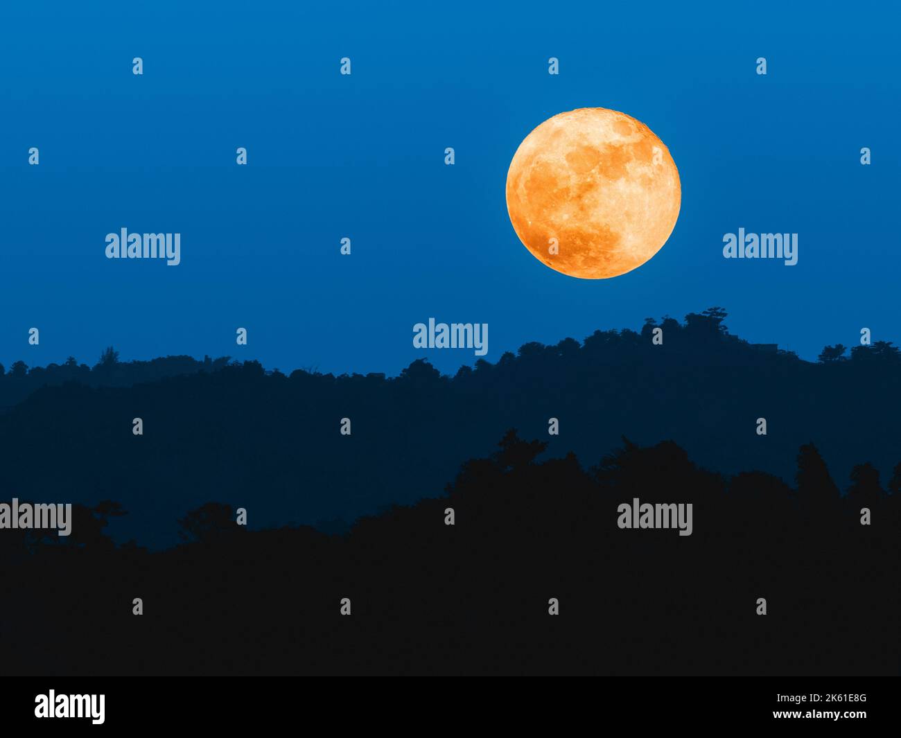 Bella luna piena enorme Sturgeon 12 agosto 2022 da porto rico Foto Stock