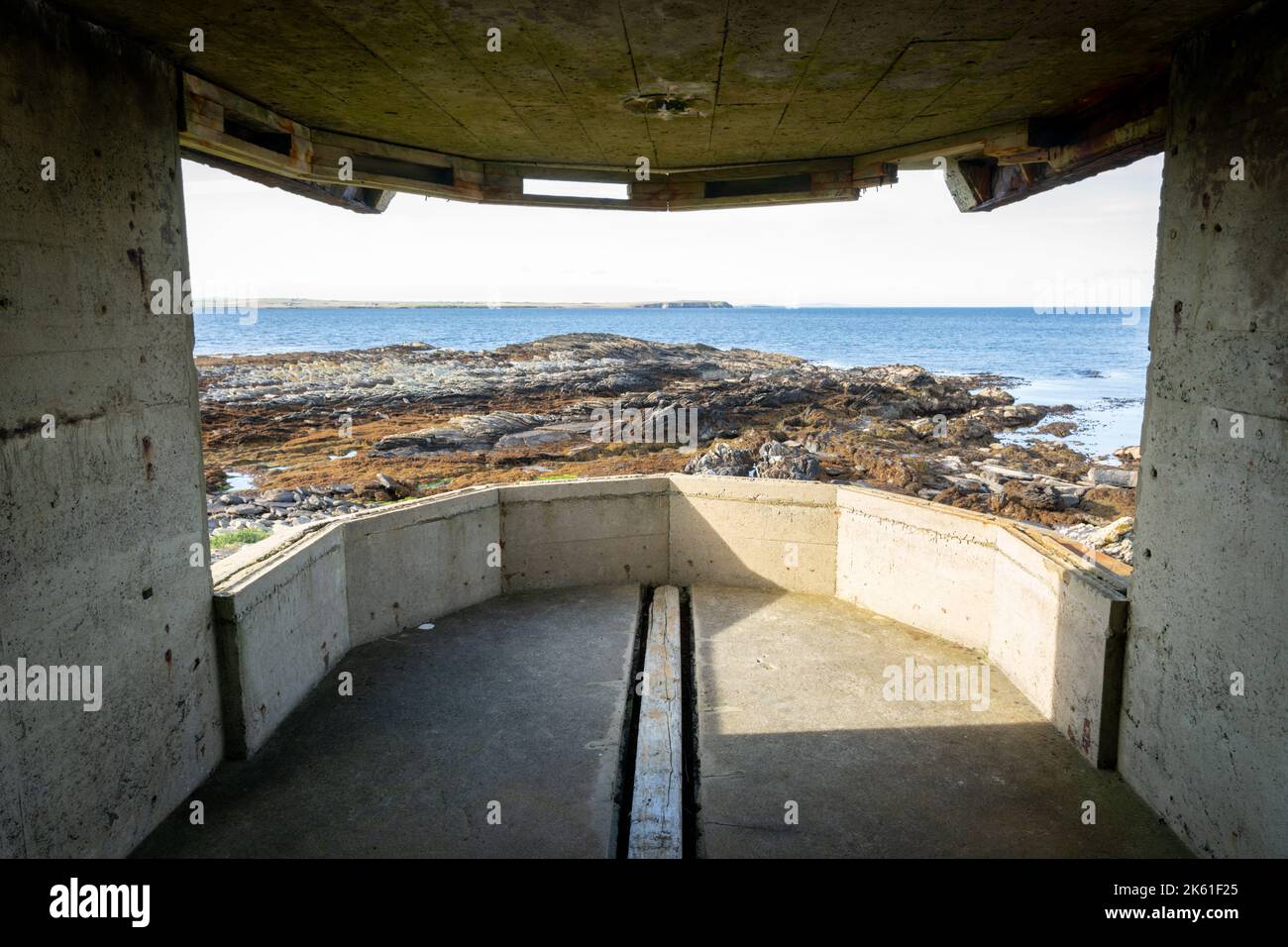 Gun Emplacement, dalla seconda guerra mondiale, Rerwick Head, Orkney, Regno Unito 2022 Foto Stock