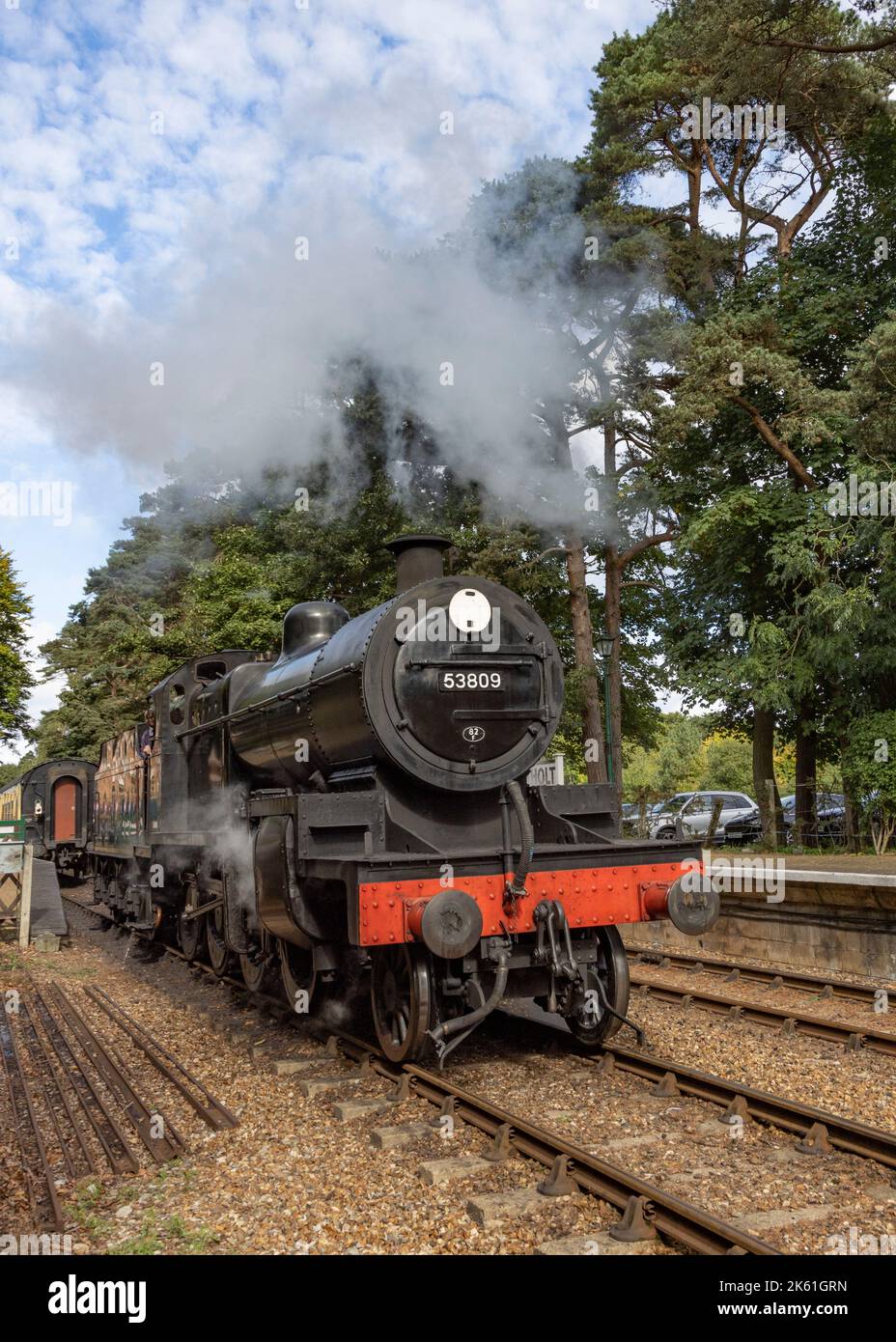 Conservato l'ex locomotiva a vapore S&DJR 2-8-0 53809 alla stazione di Thorpe sulla Poppy Line Foto Stock