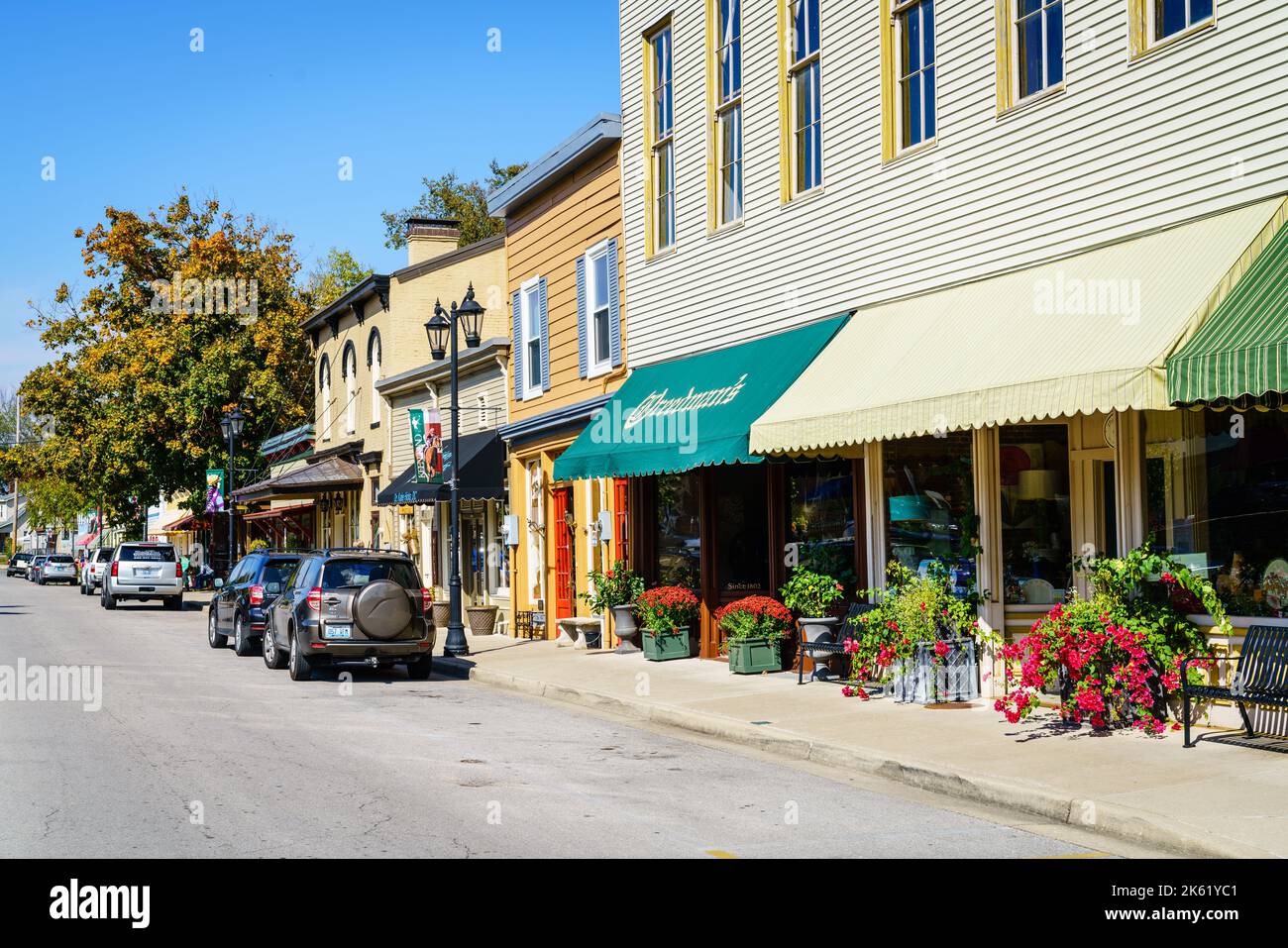 Midway, Kentucky, 16 ottobre 2016: Strada principale di Midway - una piccola città nel Kentucky centrale famosa per i suoi negozi boutique e ristoranti Foto Stock