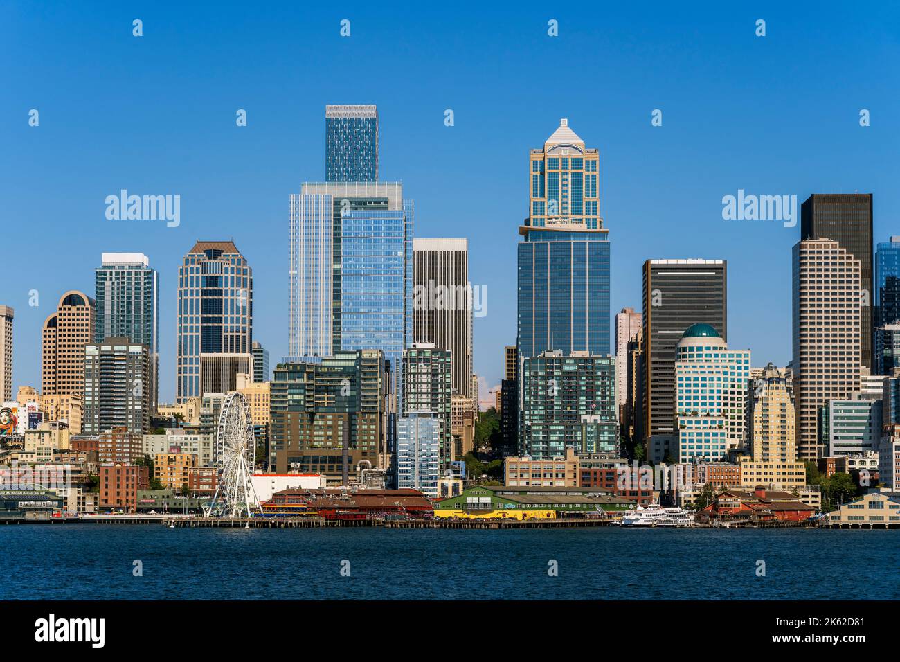 Skyline del centro e il lungomare, Seattle, Washington, Stati Uniti d'America Foto Stock