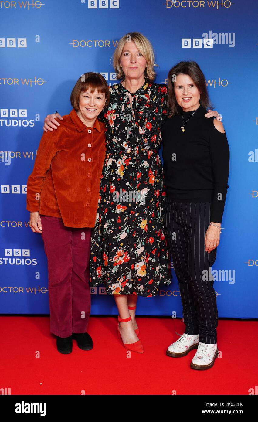 Janet Fielding, Gemma Redgrave e Sophie Aldred partecipano alla prima mondiale del Doctor Who al Curzon Bloomsbury di Londra. Data immagine: Martedì 11 ottobre 2022. Foto Stock