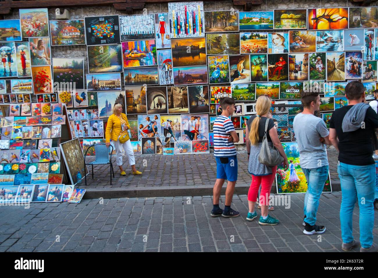 Mercato pubblico dell'arte, dipinti in vendita, Kraków, Polonia Foto Stock