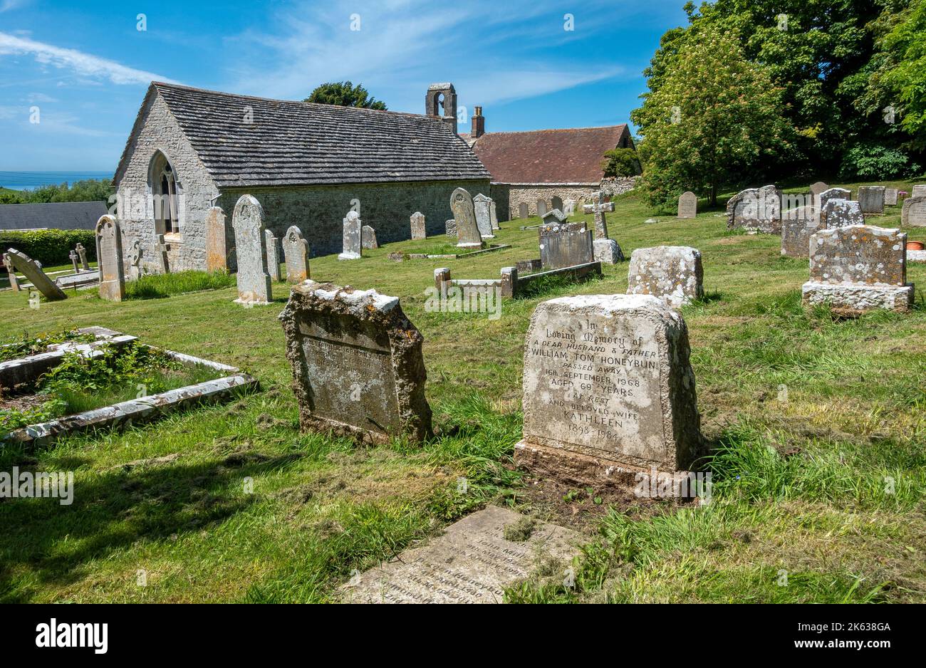 La chiesa del villaggio di San Nicola di Myra a Kimmeridge, Isola di Purbeck, Dorset, Inghilterra, Regno Unito Foto Stock