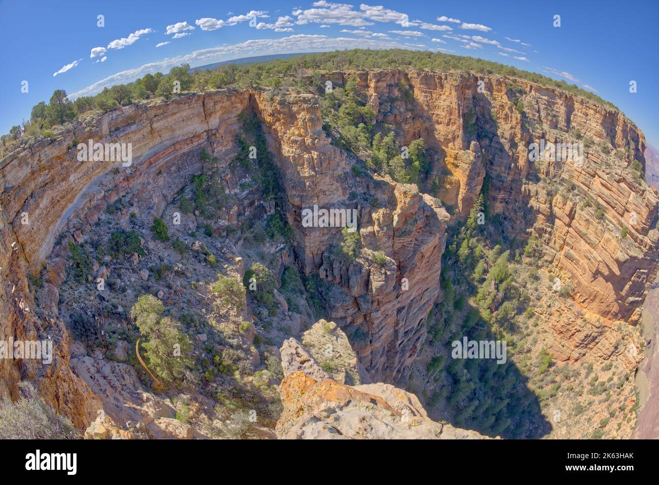 Una vista fisheye di un profondo abisso ad est di Pinal Point al Grand Canyon Arizona. Foto Stock