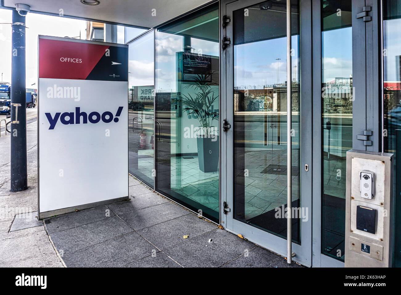 Gli uffici di Yahoo, a Point Square, East Wall, Dublino, Irlanda. Foto Stock