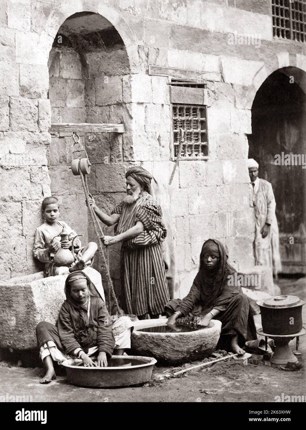 Lavare i vestiti, Egitto, circa 1880. Foto Stock