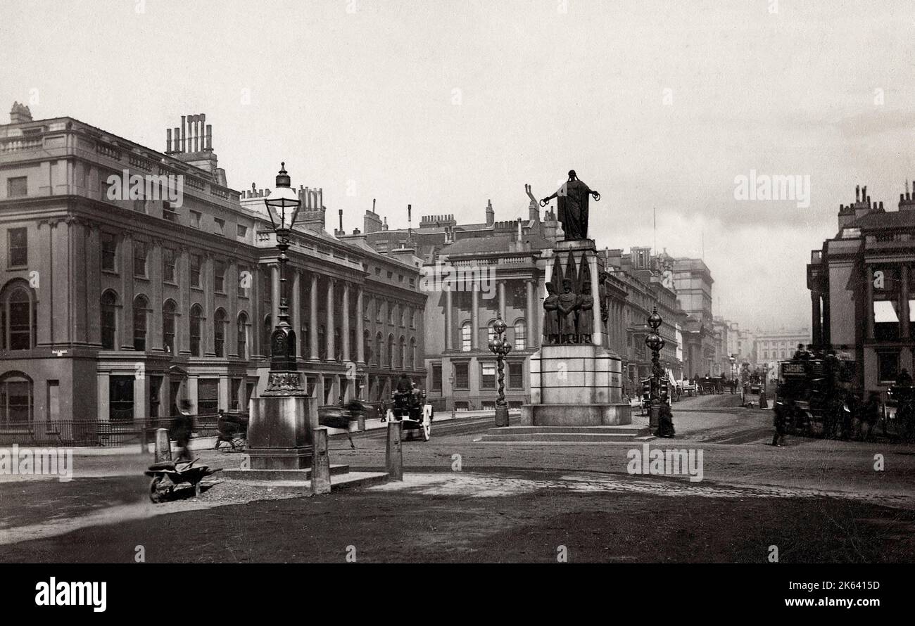 Vintage 19th ° secolo fotografia: Monumento Crimea Waterloo Place, Londra Foto Stock