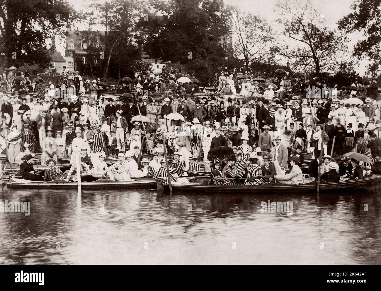 C.1900 - partito in barca lungo il Tamigi Foto Stock