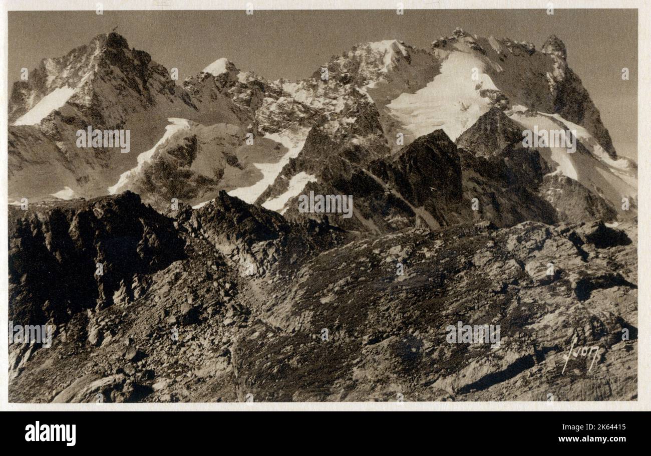 Suggestiva fotografia panoramica delle Alpi francesi - Massif de la Meije e Pic Noir (picco Nero) del Petit Galibier Foto Stock